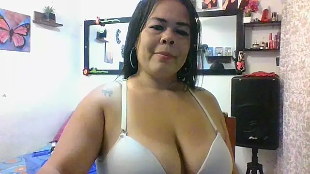 ChiaraFioree online show from September 9, 2025, 9:57 pm