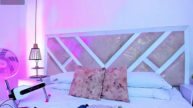 ZiaCalifa online show from February 21, 2026, 12:18 pm