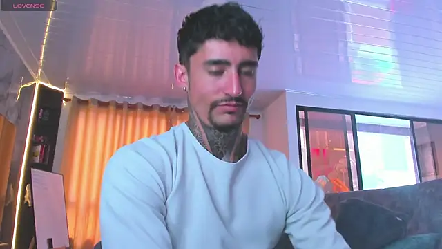 Snapshot of Mark_Kamper chatting on November 12, 2025, 7:07 pm Mark Kamper online show from November 12, 2025, 7:07 pm