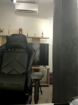 LunaBaker-1 online show from October 1, 2025, 8:35 pm