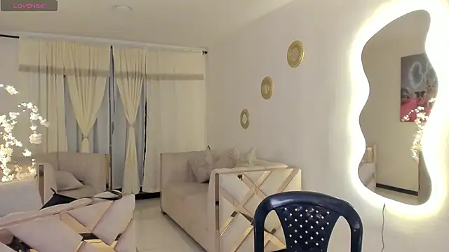 Snapshot of LunaBaker-1 chatting on February 15, 2026, 7:51 am LunaBaker-1 online show from February 15, 2026, 7:51 am