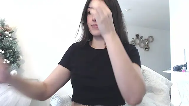 Snapshot of MIYESSI chatting on February 15, 2026, 5:12 pm MIYESSI online show from February 15, 2026, 5:12 pm