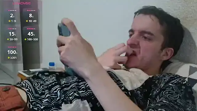Snapshot of Tombgy07 chatting on May 2, 2026, 8:25 pm Tombgy07 online show from May 2, 2026, 8:25 pm