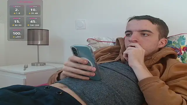 Tombgy07 online show from November 19, 2025, 2:06 pm