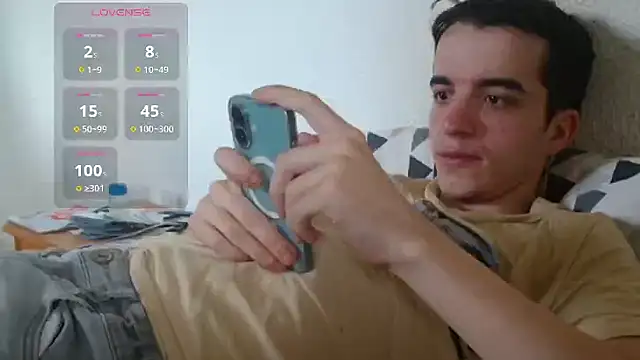 Tombgy07 online show from April 18, 2026, 5:04 pm