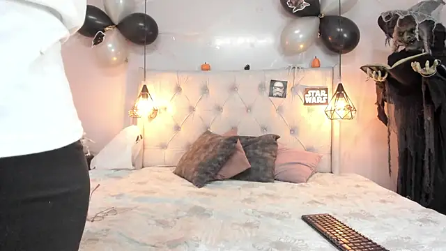 SakuraLee  online show from October 27, 2025, 1:45 pm