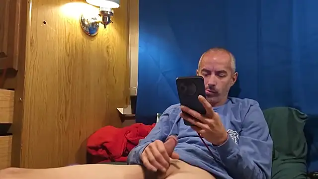 Snapshot of JunkieLiLMethWhore chatting on February 19, 2026, 1:19 pm JunkieLiLMethWhore online show from February 19, 2026, 1:19 pm