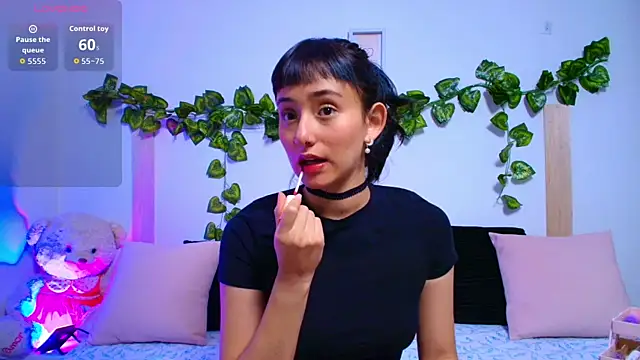 tati cardenas online show from September 28, 2025, 4:52 am