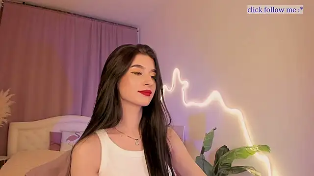 LauraCoy online show from February 26, 2026, 8:31 pm