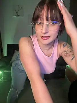 Megan lu2 online show from March 12, 2025, 4:08 am