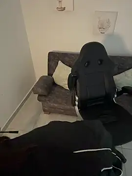 Megan lu2 online show from November 24, 2025, 4:01 am