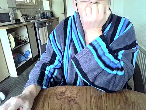 Snapshot of daddyflash chatting on December 21, 2024, 10:06 am daddyflash online show from December 21, 2024, 10:06 am