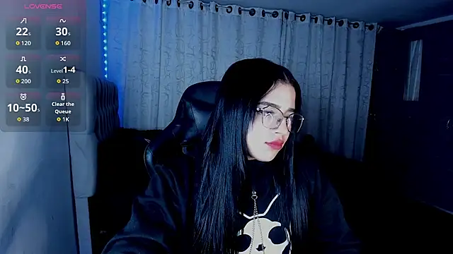 aliice walker  online show from December 14, 2025, 3:35 am