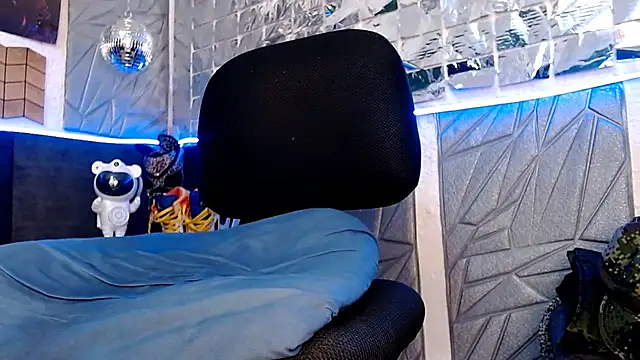 Mensecret69 online show from March 1, 2025, 3:43 am