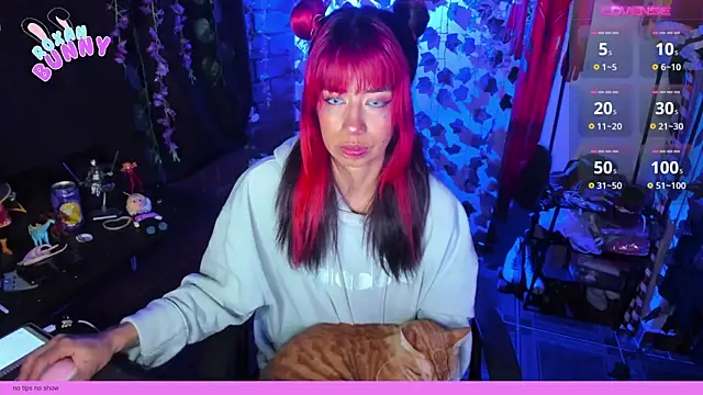 Roxanbunny1 online show from February 12, 2025, 2:45 am