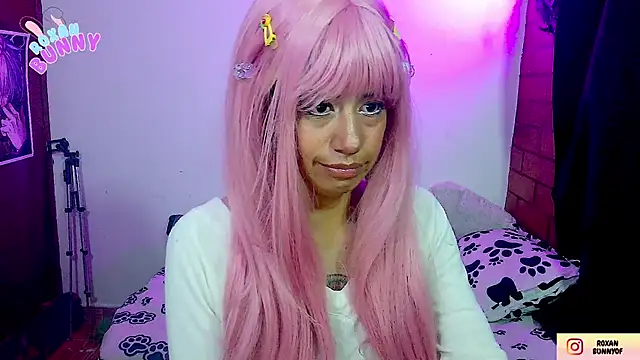 Roxanbunny1 online show from November 5, 2025, 5:21 am
