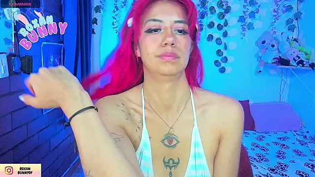 Roxanbunny1 online show from June 5, 2026, 6:52 am