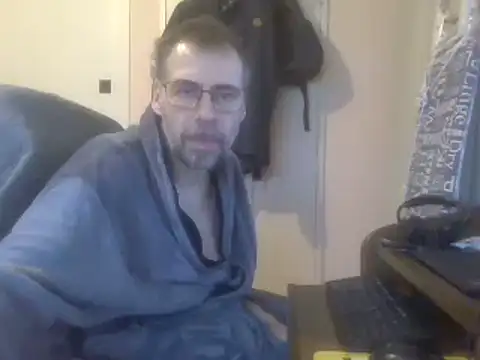 Snapshot of ptitcanard60600 chatting on February 6, 2025, 10:14 am ptitcanard60600 online show from February 6, 2025, 10:14 am