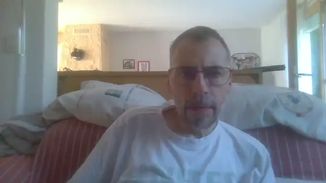 Snapshot of ptitcanard60600 chatting on September 19, 2025, 1:59 pm ptitcanard60600 online show from September 19, 2025, 1:59 pm