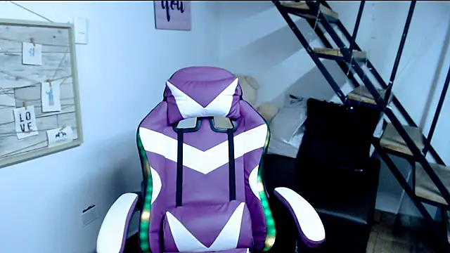 samantha baby  online show from September 23, 2025, 6:59 pm