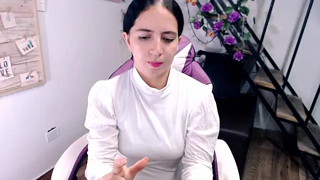 samantha baby  online show from March 19, 2026, 5:46 pm