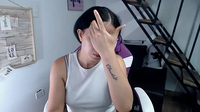 samantha baby  online show from October 20, 2025, 5:20 am