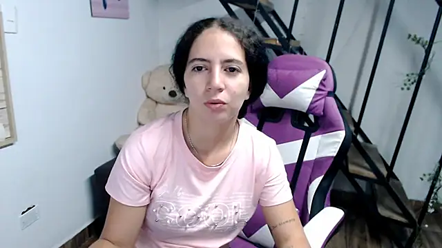 samantha baby  online show from November 23, 2025, 5:45 pm