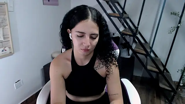 samantha baby  online show from October 13, 2025, 7:37 pm