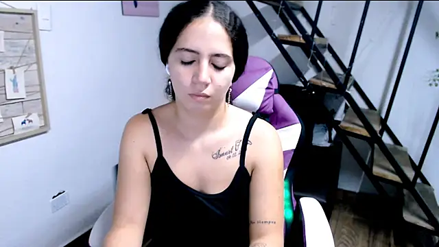 samantha baby  online show from September 27, 2025, 7:42 pm