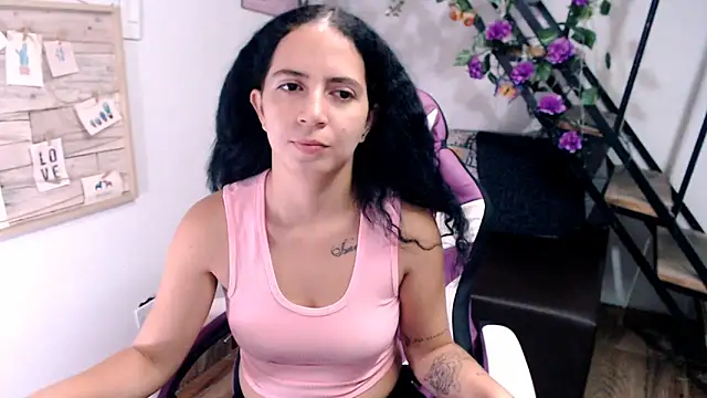 samantha baby  online show from March 22, 2026, 5:14 pm