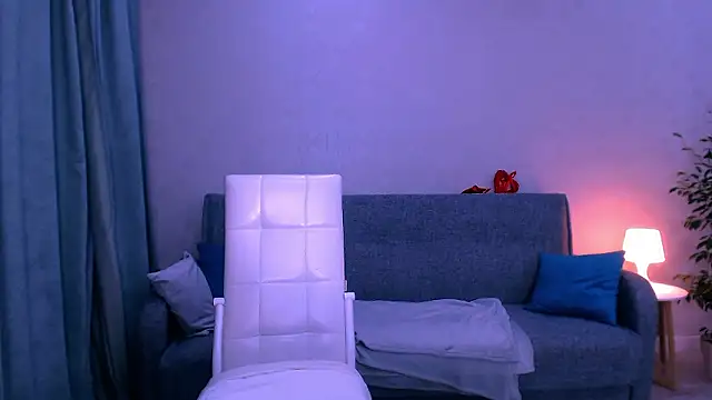 Snapshot of LesleySweet chatting on February 13, 2026, 5:35 pm LesleySweet online show from February 13, 2026, 5:35 pm