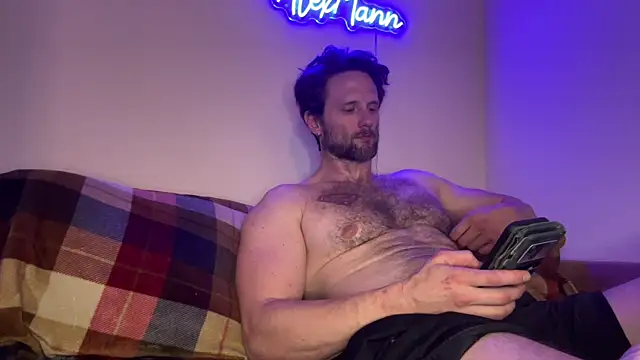 alexmannd online show from November 2, 2025, 2:05 am