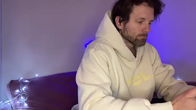 alexmannd online show from December 2, 2025, 3:47 pm