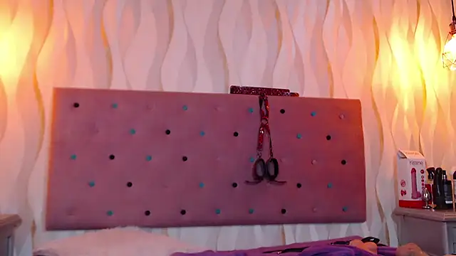 IsabelaLatina online show from January 8, 2026, 10:10 am