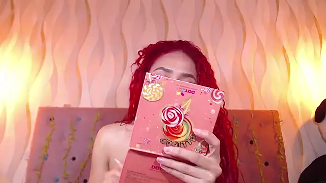 IsabelaLatina online show from September 27, 2025, 1:28 pm