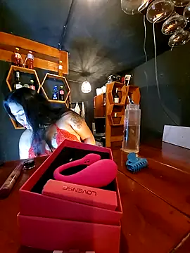 Evehampy online show from September 30, 2025, 8:04 pm