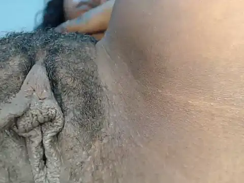 Sultryparisss online show from December 17, 2024, 3:06 pm