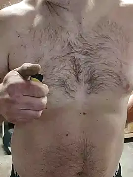 Snapshot of handyman820 chatting on October 29, 2025, 2:43 am handyman820 online show from October 29, 2025, 2:43 am