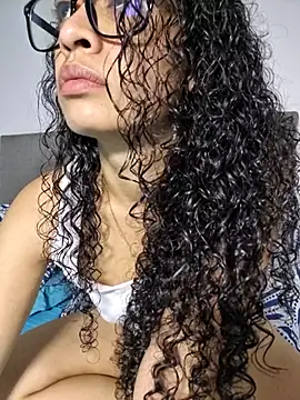 angela  98 online show from April 13, 2026, 12:31 pm