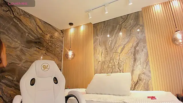 maryy campbell  online show from March 19, 2025, 10:53 pm