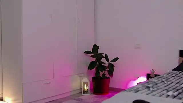 YourSweetSinn online show from March 6, 2025, 1:24 pm