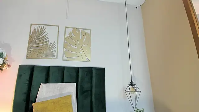 NoraDasilva online show from November 20, 2025, 12:33 am