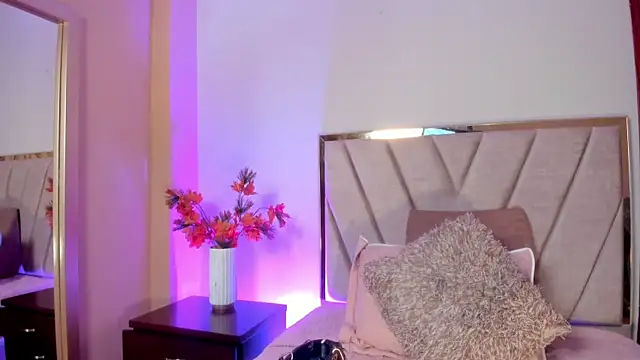 NoraDasilva online show from December 5, 2025, 12:32 am