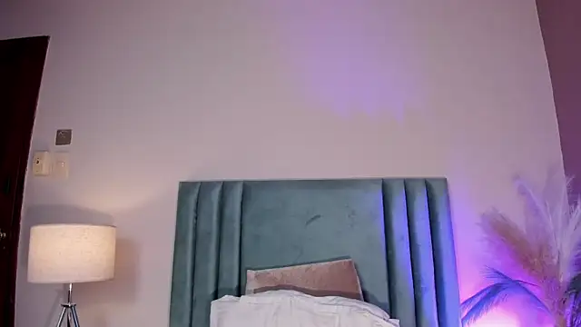 NoraDasilva online show from April 10, 2026, 12:39 am