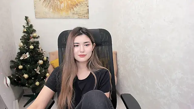 AnneTLi online show from December 21, 2024, 11:01 am