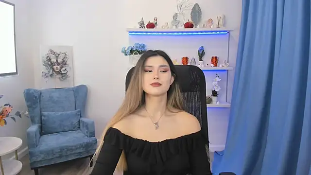 AnneTLi online show from October 29, 2025, 3:27 am