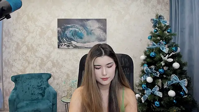 AnneTLi online show from December 15, 2024, 3:34 am