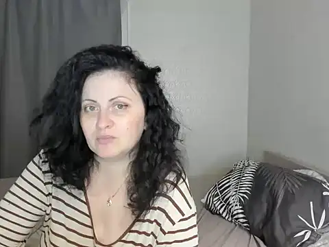 Lillian2 online show from September 26, 2025, 7:43 pm