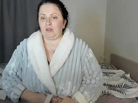 Lillian2 online show from September 24, 2025, 10:05 pm