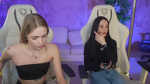 Snapshot of Angy_Netal chatting on March 19, 2025, 7:27 pm Angy Netal online show from March 19, 2025, 7:27 pm